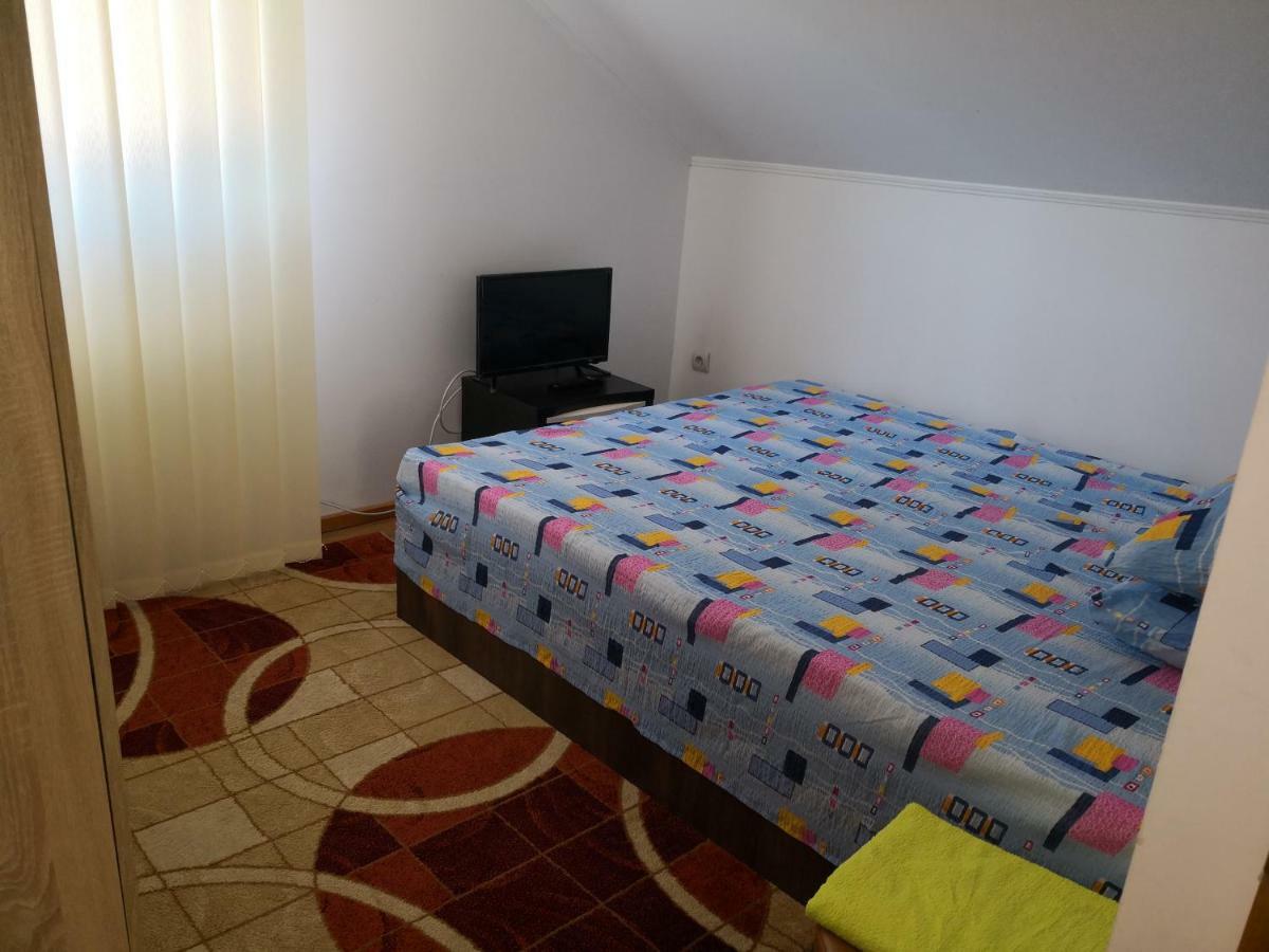 Casa De Vacanta Laurentiu Calimanesti Ngoại thất bức ảnh